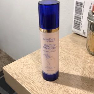 Daytime moisturizer normal to dry